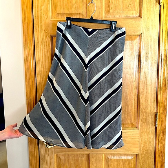 Chaps - Classic Skirt - Striped - Navy & White - 10 - Picture 2 of 5